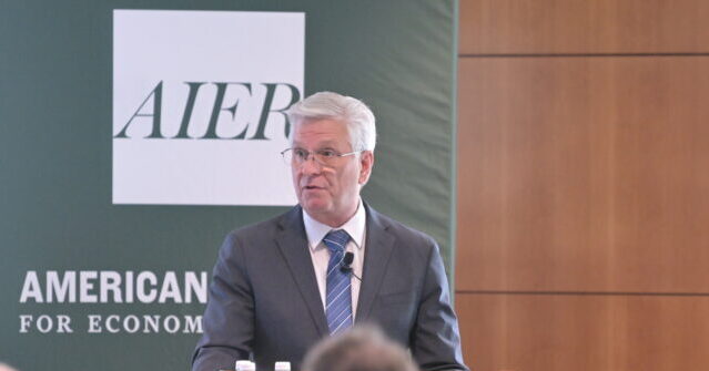 El gobernador de la Fed Waller respalda las llamadas de Trump para recortar la tarifa inmediata