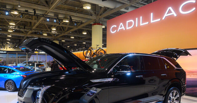 GM planea expandir la producción de vehículos con gasolina en Michigan