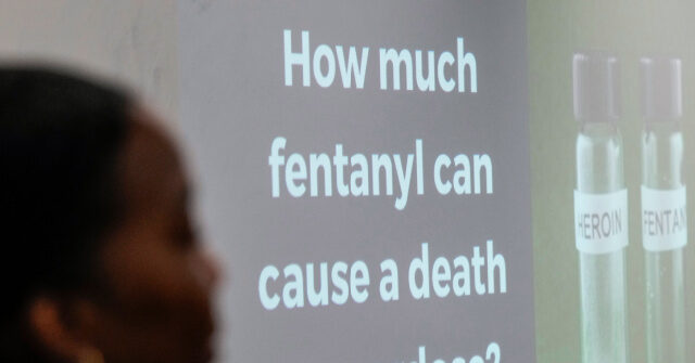 Trump firma la ley que clasifica las sustancias relacionadas con el fentanilo como drogas del horario I