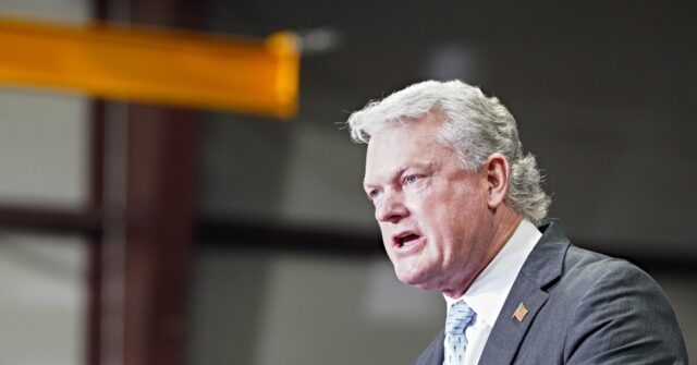 CPAC respalda al representante Mike Collins en la carrera por el Senado de los EE. UU. en Georgia