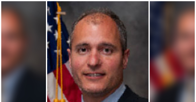 Exfuncionario de la DEA de Obama acusado de aceptar lavar millones para el cartel de la droga mexicano