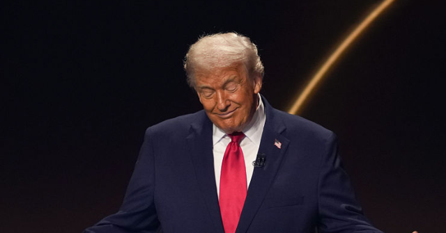 La junta del Kennedy Center vota por unanimidad para agregar el nombre de Donald Trump al lugar icónico de DC